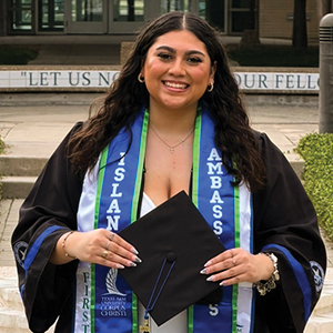 Alexia Stommel 300x300
