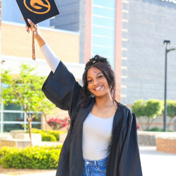 Johnae Newsome - IMG_1118 - 600x600